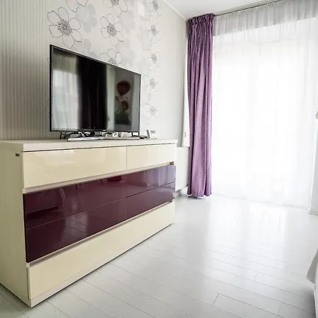Summerland Nikos Mamaia
