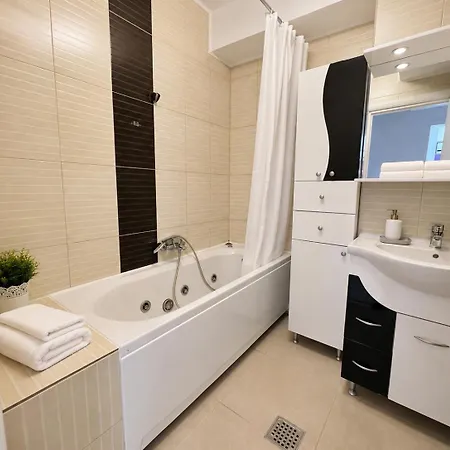 Summerland Nikos Apartment Mamaia